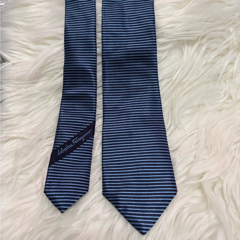SALVATORE FERRAGAMO Men's Striped Silk Tie - Picture 2 of 5